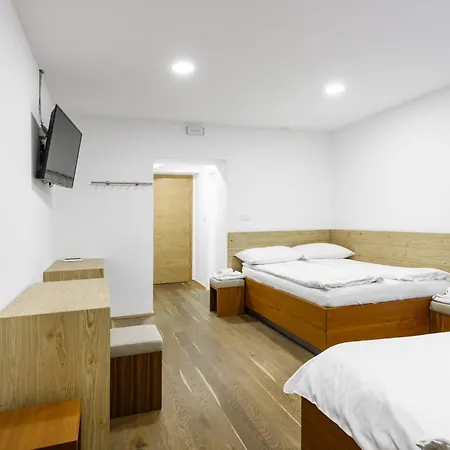 Pri Peclju Guest house *
