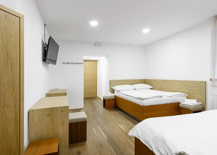 Pri Peclju Gæstehus 3*