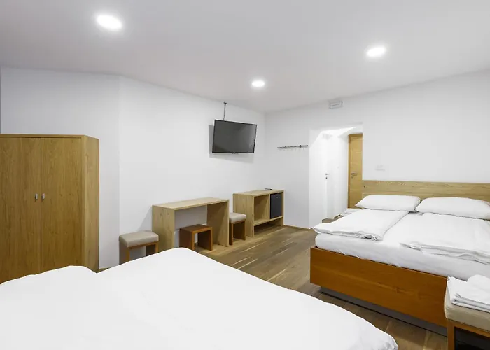 Pri Peclju 3* Podgrad (Osrednjeslovenska)