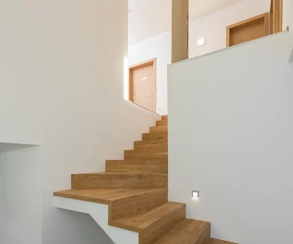 Gæstehus Pri Peclju 3*